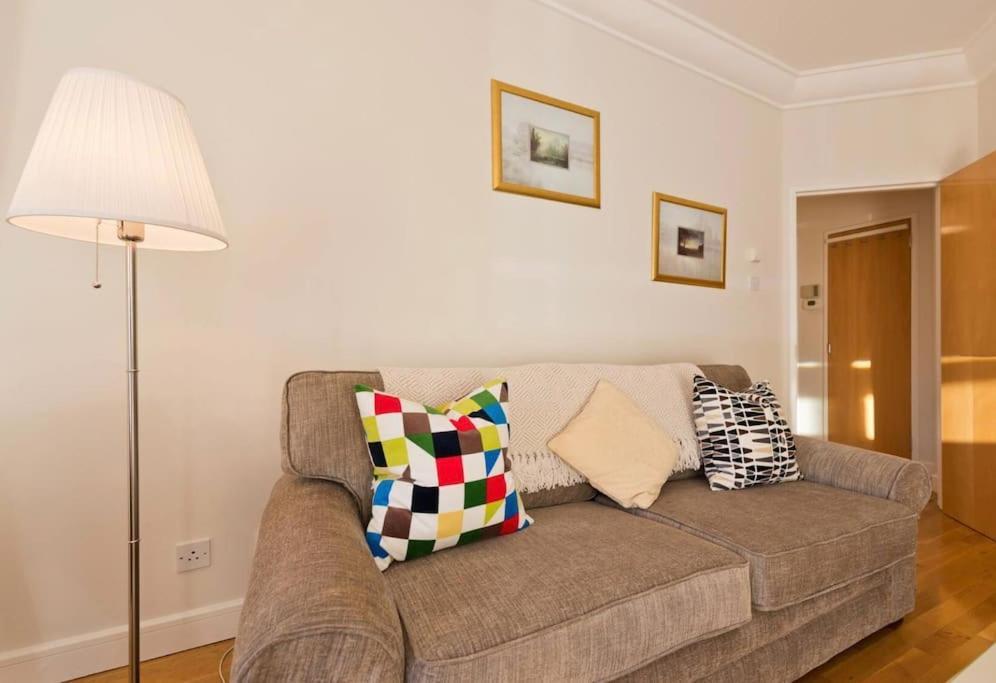 Luxury Apartment In D1 Dublín Exterior foto